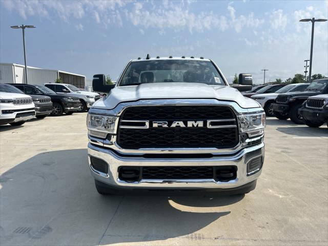 2024 RAM Ram 3500 Chassis Cab RAM 3500 TRADESMAN CREW CAB CHASSIS 4X4 60 CA