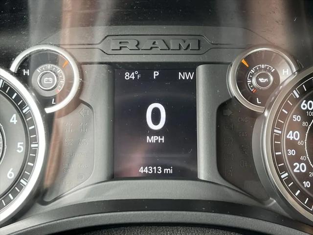 2020 Ram 1500 Big Horn Crew Cab 4x4 5'7" Box