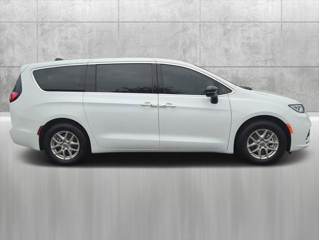 2024 Chrysler Pacifica PACIFICA TOURING L