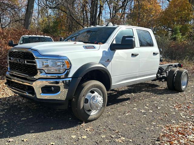 2024 RAM Ram 5500 Chassis Cab RAM 5500 TRADESMAN CHASSIS CREW CAB 4X4 60 CA