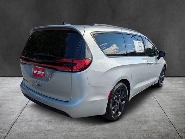 2024 Chrysler Pacifica PACIFICA TOURING L