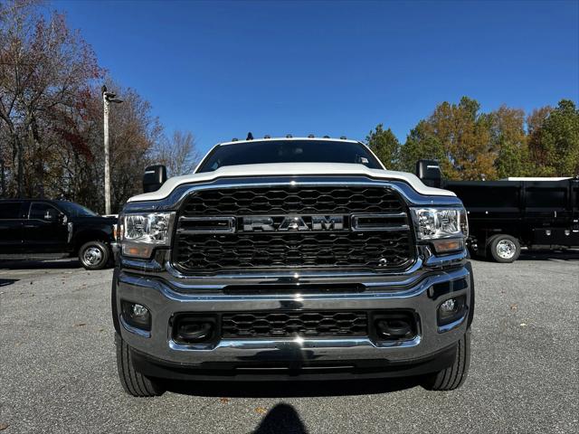 2024 RAM Ram 5500 Chassis Cab RAM 5500 TRADESMAN CHASSIS CREW CAB 4X4 84 CA