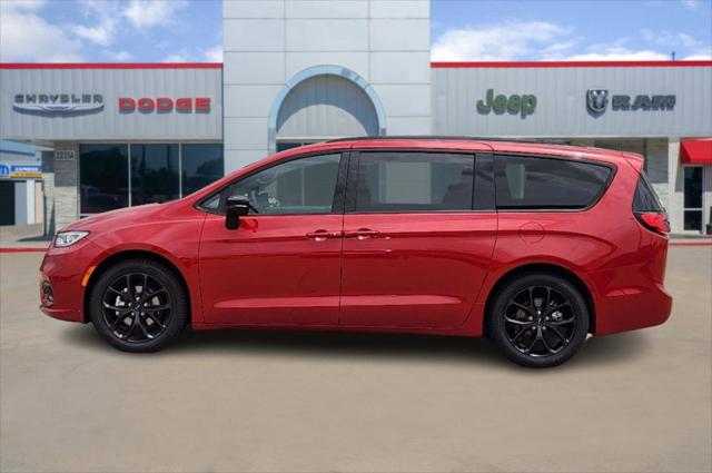 2024 Chrysler Pacifica PACIFICA TOURING L