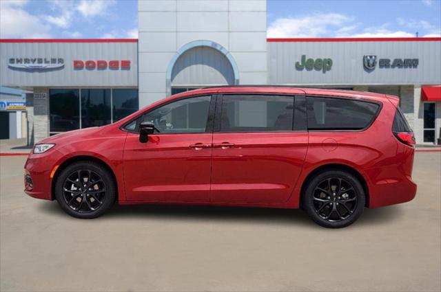 2024 Chrysler Pacifica PACIFICA TOURING L