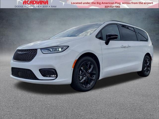 2024 Chrysler Pacifica PACIFICA TOURING L