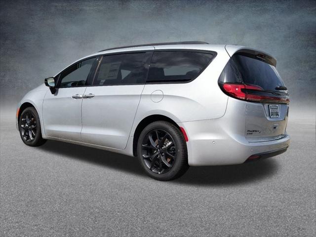 2024 Chrysler Pacifica PACIFICA TOURING L
