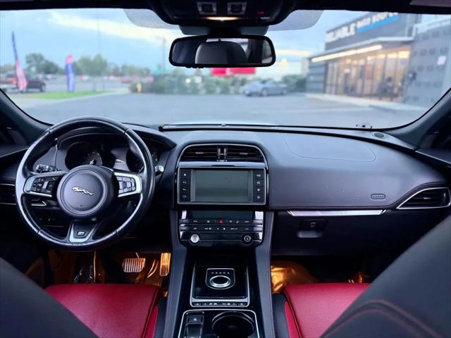 2017 Jaguar F-PACE 35t R-Sport