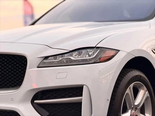 2017 Jaguar F-PACE 35t R-Sport