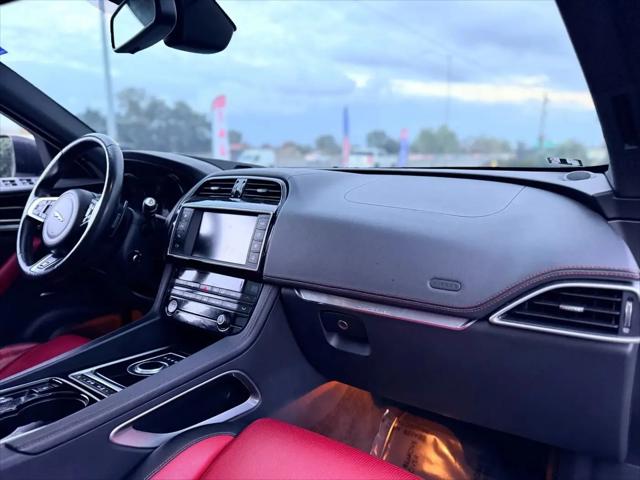 2017 Jaguar F-PACE 35t R-Sport