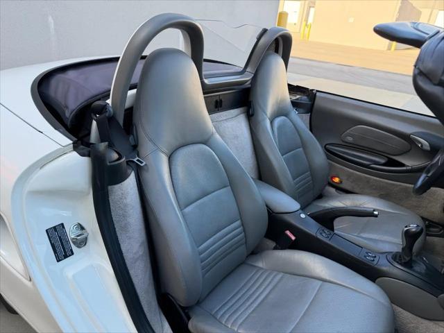2000 Porsche Boxster Standard