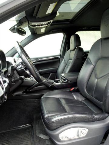 2017 Porsche Cayenne Platinum Edition