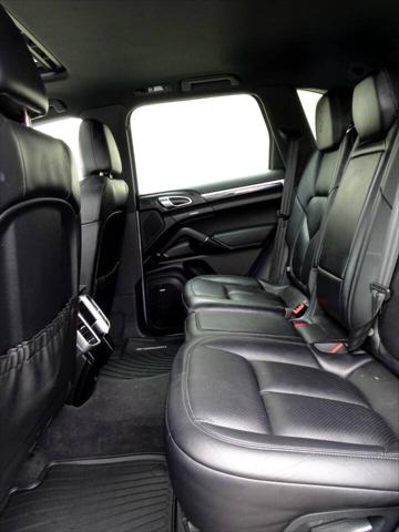2017 Porsche Cayenne Platinum Edition