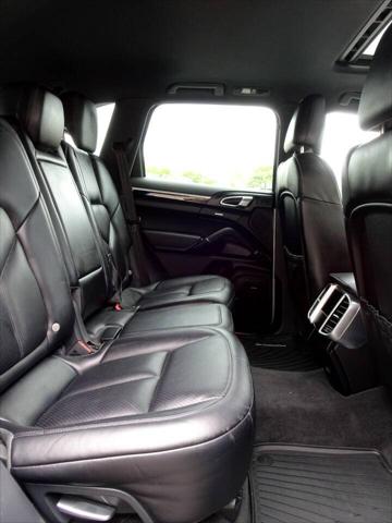 2017 Porsche Cayenne Platinum Edition
