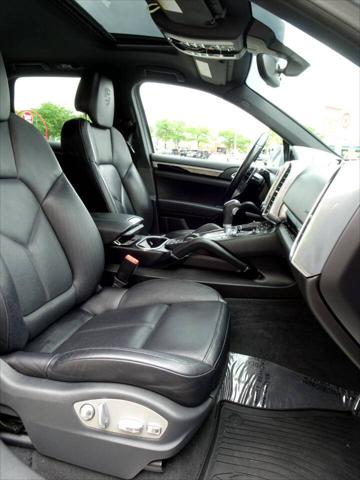 2017 Porsche Cayenne Platinum Edition
