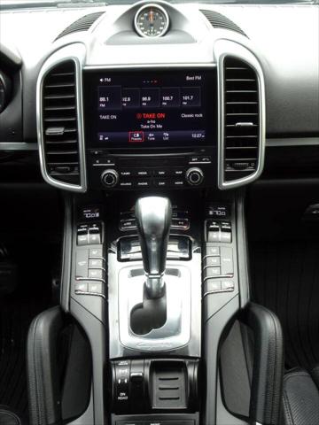 2017 Porsche Cayenne Platinum Edition
