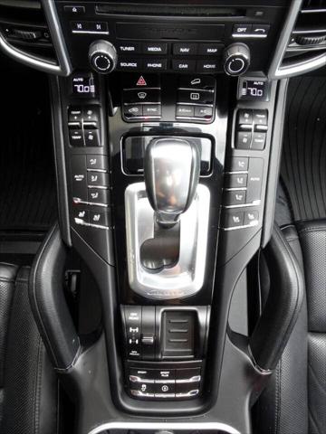 2017 Porsche Cayenne Platinum Edition