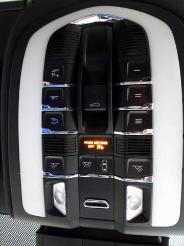 2017 Porsche Cayenne Platinum Edition