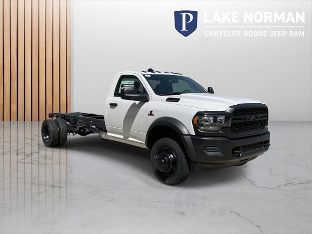 2024 RAM Ram 5500 Chassis Cab RAM 5500 TRADESMAN CHASSIS REGULAR CAB 4X2 108 CA
