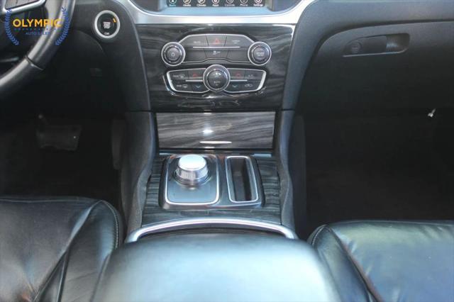 2017 Chrysler 300 Limited