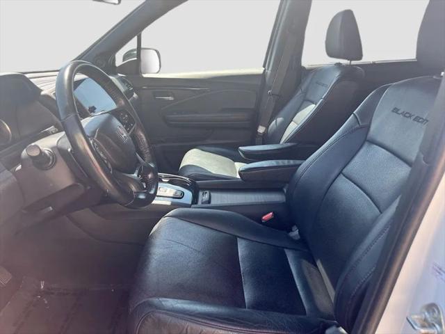 2022 Honda Pilot AWD Black Edition