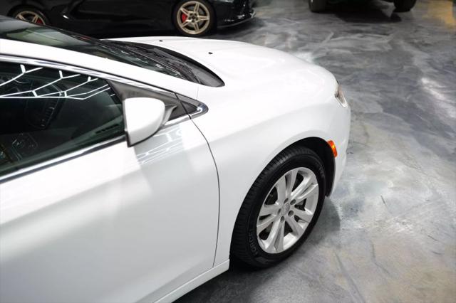 2017 Chrysler 200 Limited Platinum