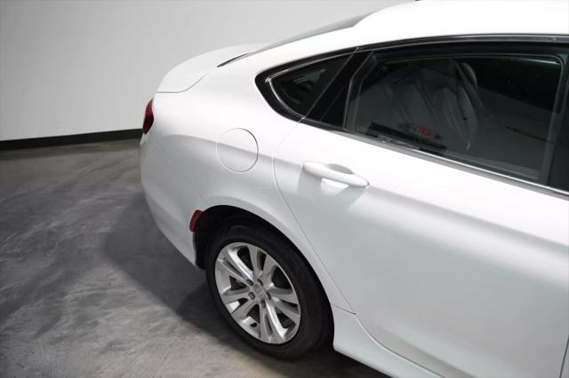 2017 Chrysler 200 Limited Platinum