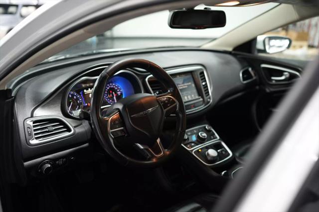 2017 Chrysler 200 Limited Platinum