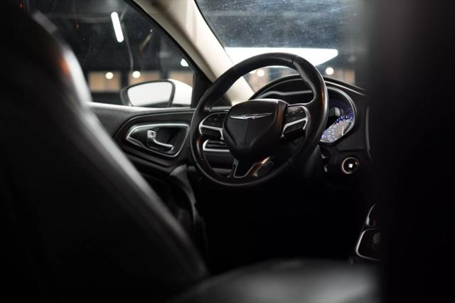 2017 Chrysler 200 Limited Platinum