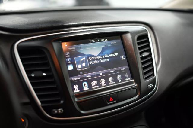 2017 Chrysler 200 Limited Platinum