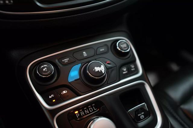 2017 Chrysler 200 Limited Platinum
