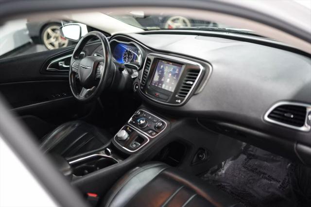 2017 Chrysler 200 Limited Platinum