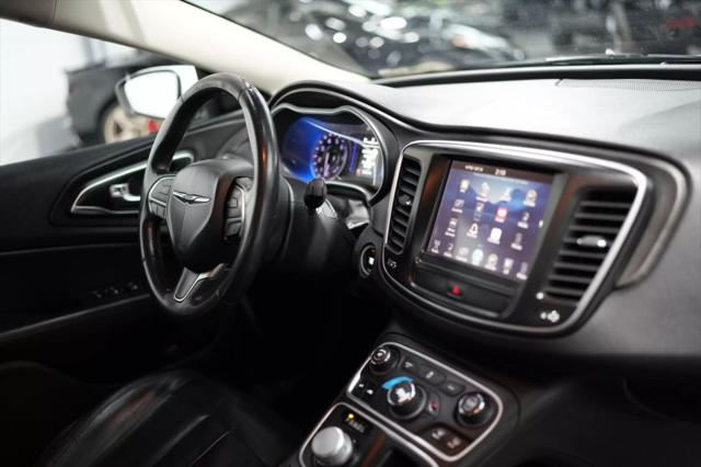 2017 Chrysler 200 Limited Platinum