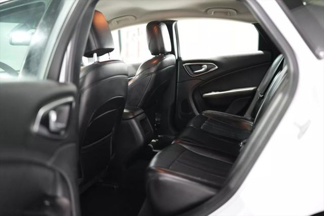 2017 Chrysler 200 Limited Platinum