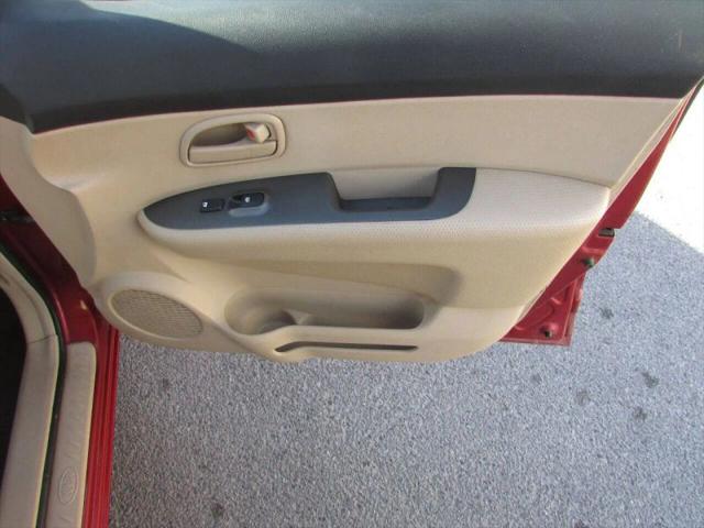 2007 Kia Rondo LX
