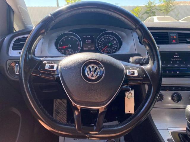 2017 Volkswagen Golf TSI S 4-Door