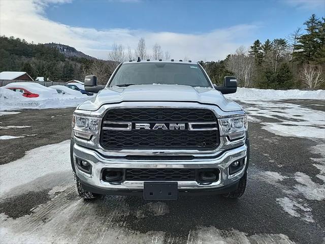 2024 RAM Ram 5500 Chassis Cab RAM 5500 TRADESMAN CHASSIS CREW CAB 4X4 60 CA