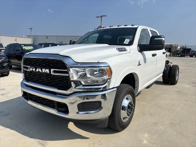 2024 RAM Ram 3500 Chassis Cab RAM 3500 TRADESMAN CREW CAB CHASSIS 4X4 60 CA