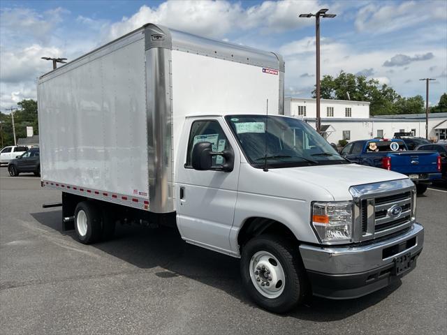 2025 Ford E-350 Cutaway E-350 15 FT Box Truck