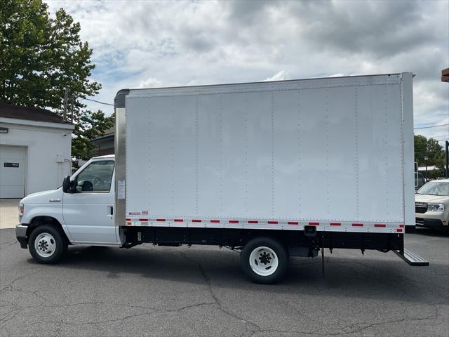 2025 Ford E-350 Cutaway E-350 15 FT Box Truck
