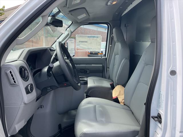 2025 Ford E-350 Cutaway E-350 15 FT Box Truck