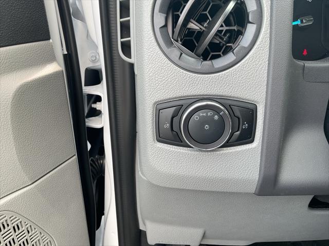 2025 Ford E-350 Cutaway E-350 15 FT Box Truck