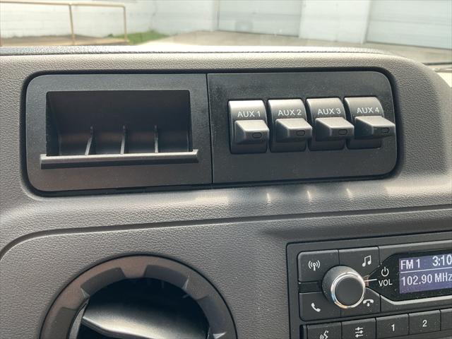 2025 Ford E-350 Cutaway E-350 15 FT Box Truck