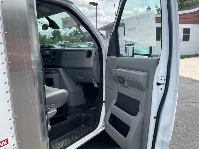2025 Ford E-350 Cutaway E-350 15 FT Box Truck