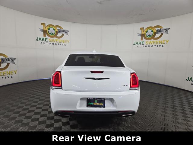 2023 Chrysler 300 Touring