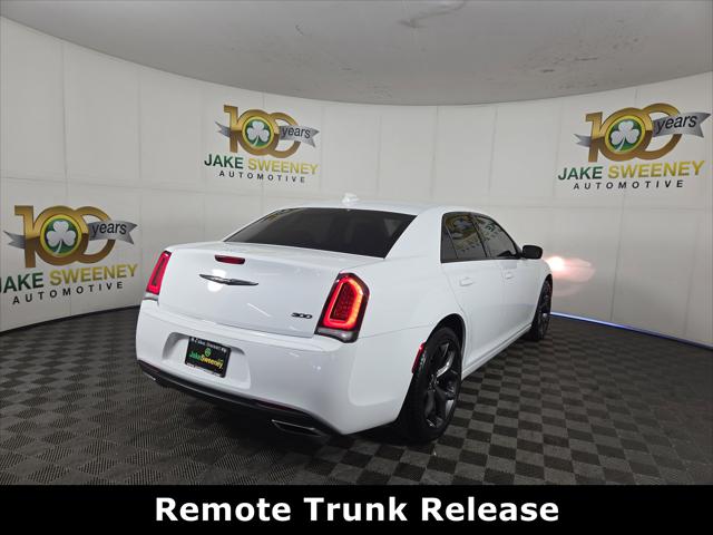 2023 Chrysler 300 Touring