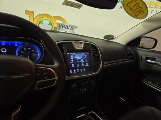 2023 Chrysler 300 Touring