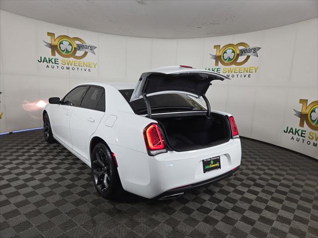 2023 Chrysler 300 Touring