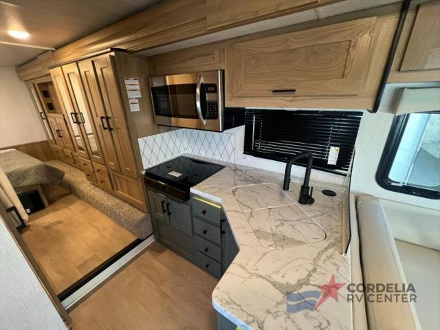 2025 Ford E-450 Cutaway Unknown