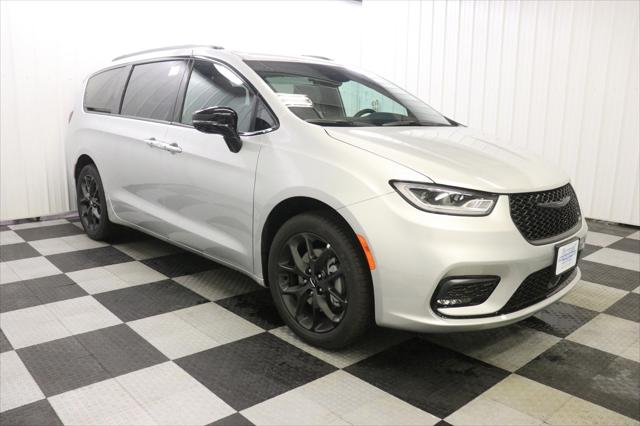 2024 Chrysler Pacifica PACIFICA TOURING L AWD