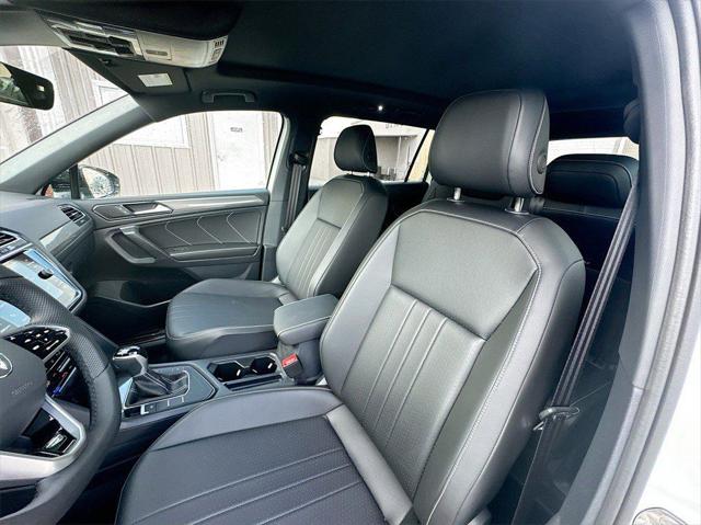 2024 Volkswagen Tiguan 2.0T SE R-Line Black